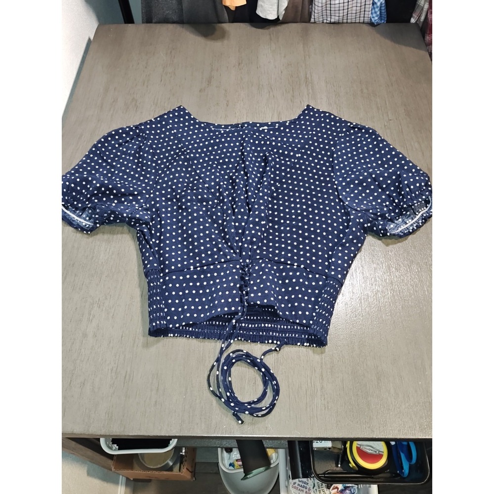 Xhilaration Woman's crop blouse,short puff sleeve,tie-front Corsett Detail,Large